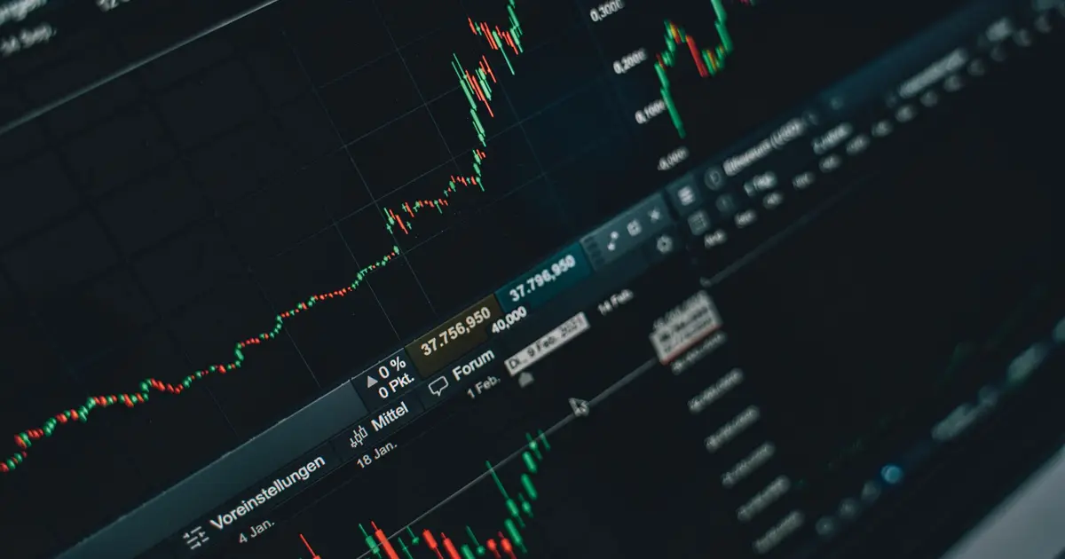 IHSG Menguat di Awal Pekan, Analis Proyeksikan Lanjut Naik